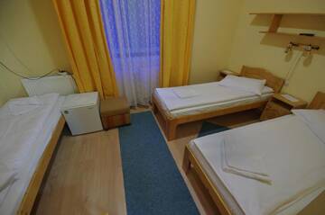 Стандартный трехместный номер в  Hostel Teleki
